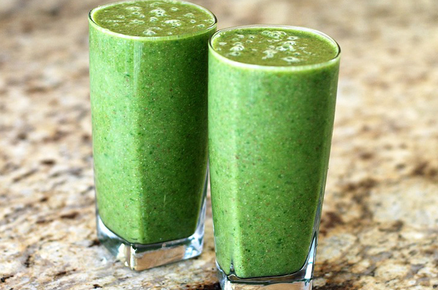 Green Smoothie Recipe: My All Time Favorite, Banana and Spinach, Kids Friendly